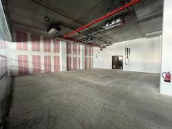 Middle Road (D7), Retail #522853221